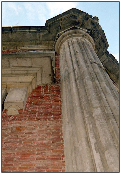 photo "the column (pic from Tsaritsino, Moscow)" tags: architecture, landscape, clouds