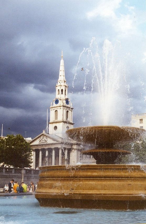 photo "Trafalgar" tags: architecture, landscape, clouds