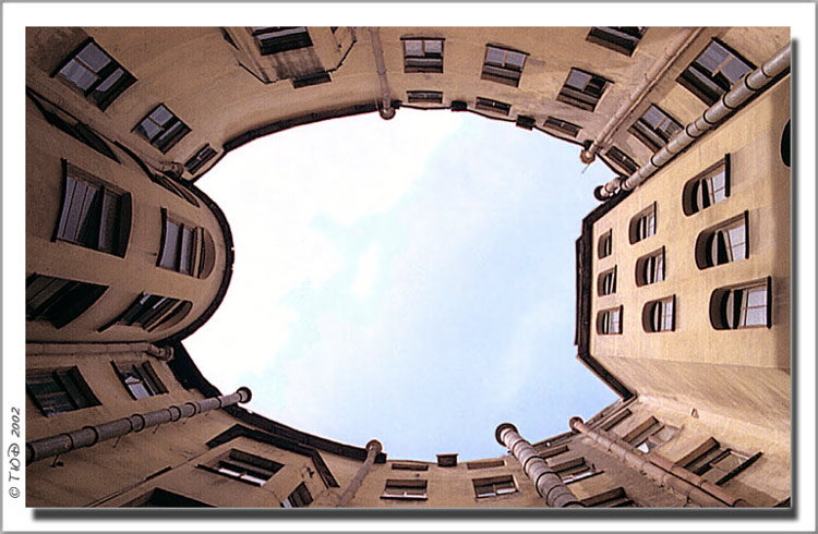 photo "The Well. St. Petersbourg" tags: architecture, landscape, 