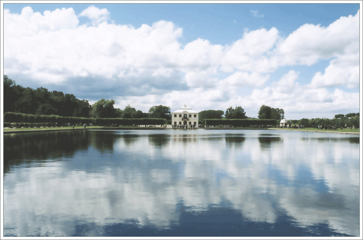 photo "Petergoff" tags: landscape, clouds, water