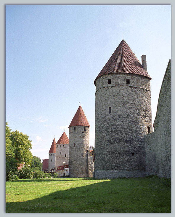 photo "City wall" tags: architecture, travel, landscape, Europe