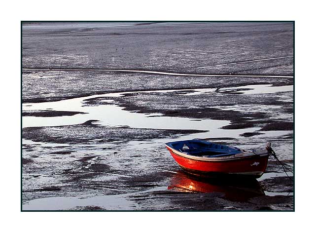 фото "red light boat" метки: пейзаж, вода, закат