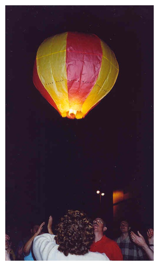 фото "Baloon at Saint John`s night in Oporto" метки: разное, 