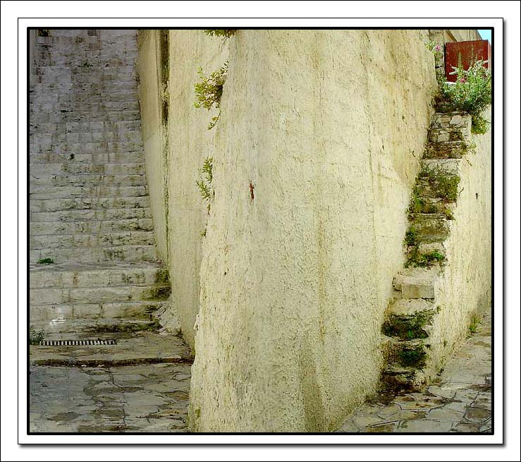 фото "Use the stairs around the corner" метки: архитектура, разное, пейзаж, 