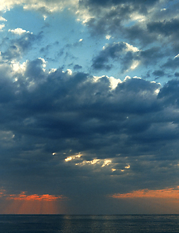 photo "Clouds." tags: landscape, summer, sunset