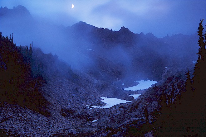 photo "Moonset, Valley of Heaven" tags: landscape, mountains