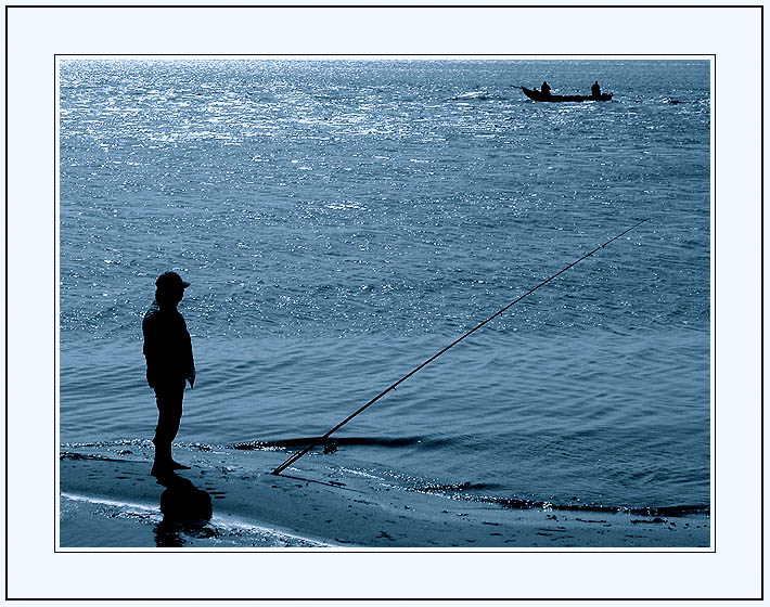 фото "The Fisherman versus the Fishermen." метки: пейзаж, вода