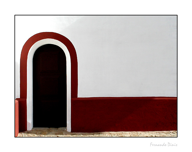 photo "Dark door" tags: architecture, abstract, landscape, 
