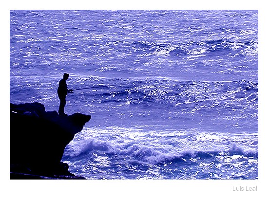 photo "Fisherman in blue" tags: landscape, summer