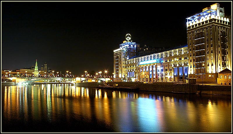 photo "The house on Quay" tags: landscape, architecture, night