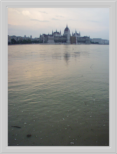 photo "Budapest.Flood.High Water." tags: landscape, travel, Europe, water