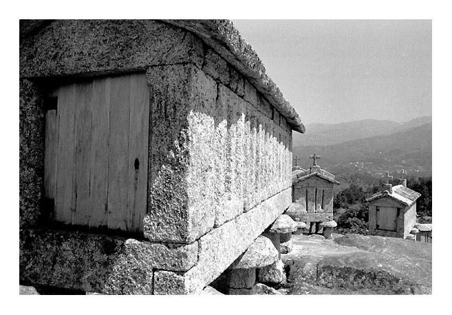 photo "Soajo" tags: architecture, landscape, mountains