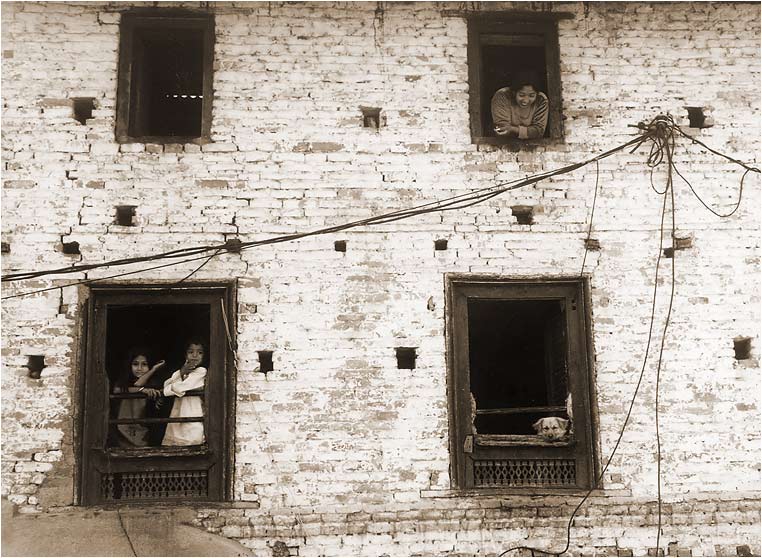 photo "Nepal windows" tags: architecture, travel, landscape, Asia