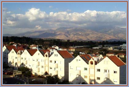 photo "The town" tags: landscape, mountains