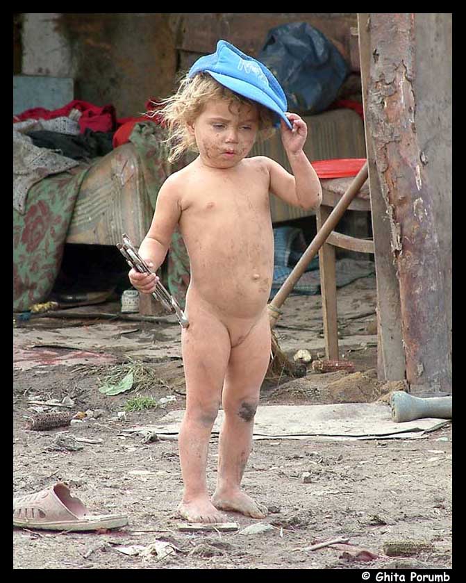 photo "A tiny girl mechanic" tags: portrait, children