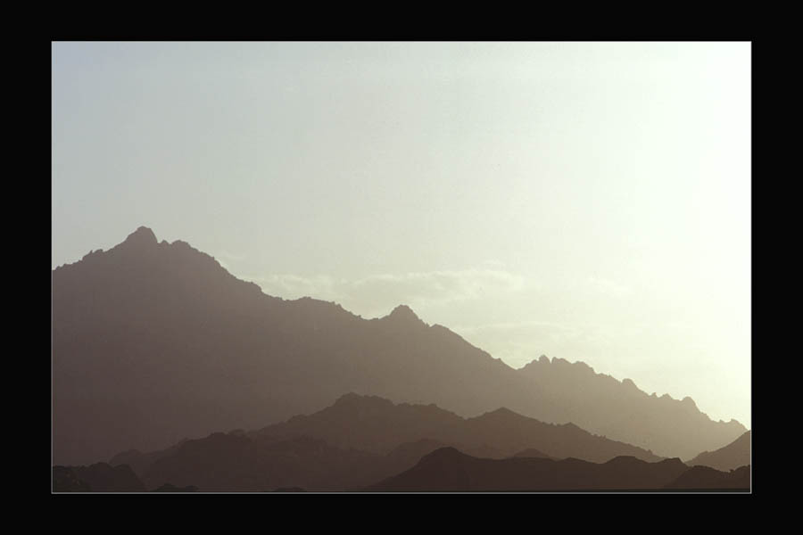 photo "Eastern Desert sunset" tags: travel, landscape, Africa, mountains