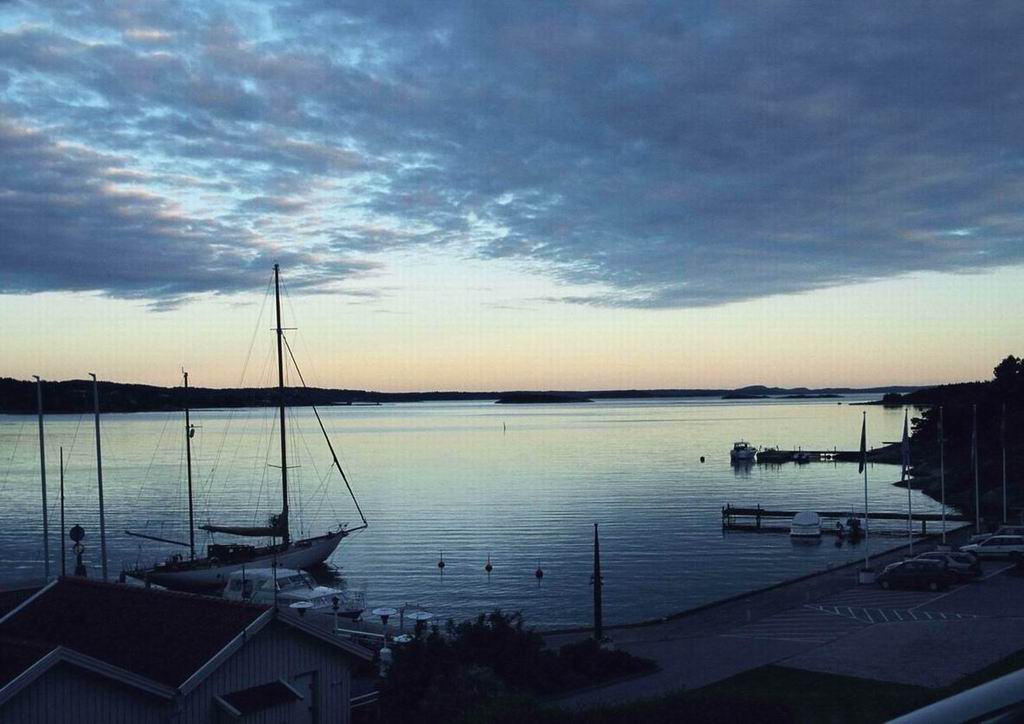 photo "Stenungsund, Sweden" tags: landscape, sunset, water