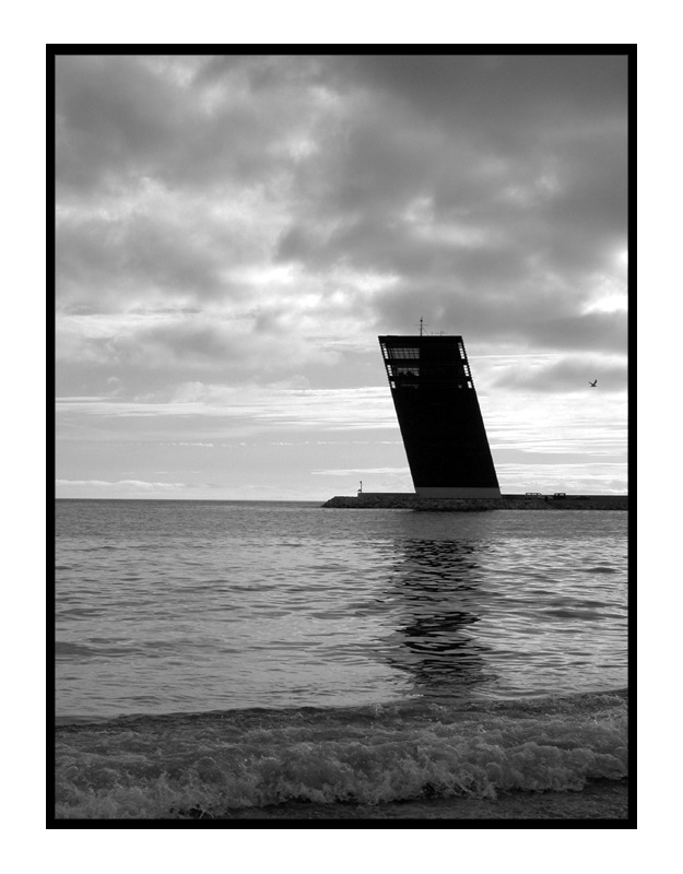 photo "Tower toward the river" tags: misc., 