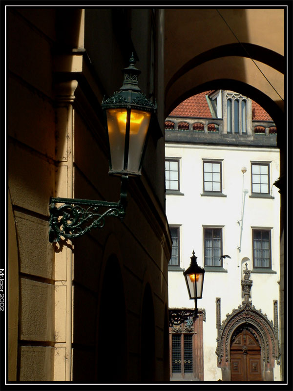 photo "Small lamps" tags: genre, architecture, landscape, 