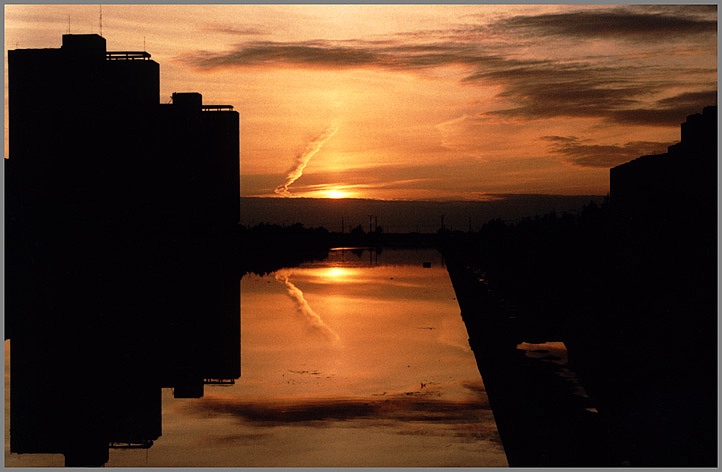 photo "Black stones" tags: landscape, architecture, sunset