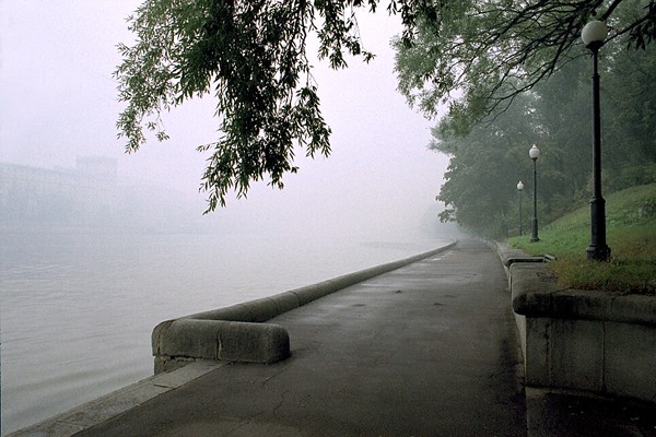 photo "On embankment" tags: nature, architecture, landscape, 