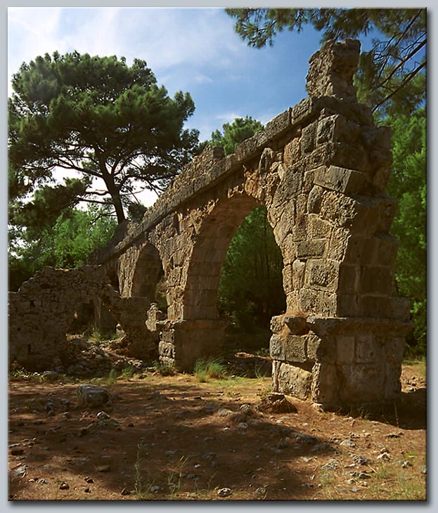 photo "Aqueduct" tags: travel, architecture, landscape, Asia