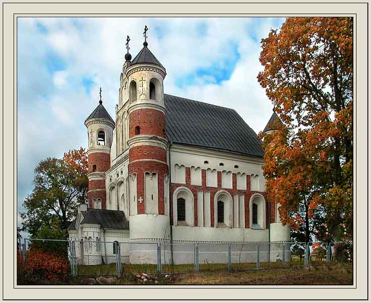 photo "Both church, and a fortress" tags: architecture, travel, landscape, Europe