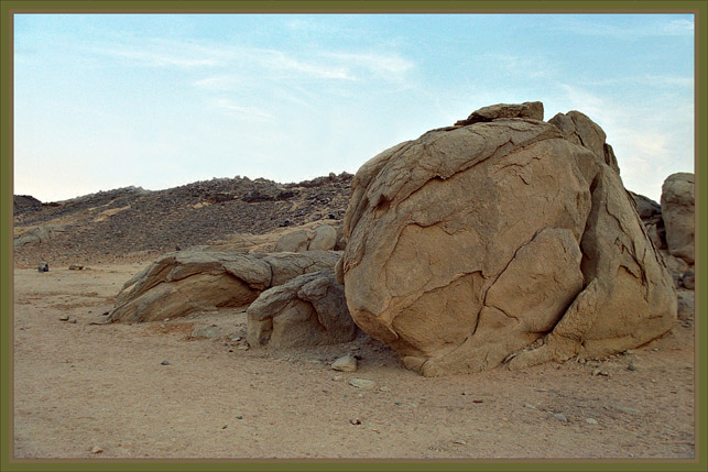 photo "Last shelter of a dinosaur" tags: travel, genre, Africa