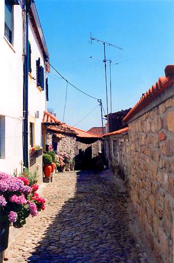 photo "A medieval villa (Trancoso/Portugal)" tags: reporting, 