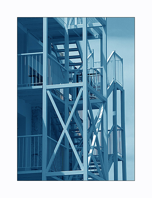 photo "Strange ladder" tags: architecture, abstract, landscape, 