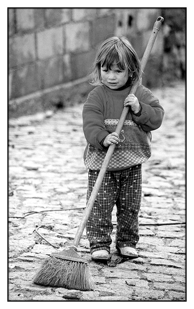 photo "Child labour?" tags: portrait, reporting, children