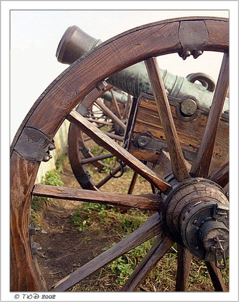 photo "Canon of the St. Peter and Paul Fortress in St. Pe" tags: still life, travel, Europe