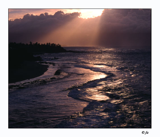 photo "A beam of light" tags: landscape, water