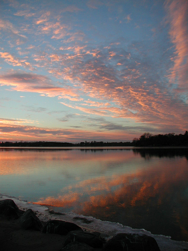 photo "Sky`s Reach" tags: landscape, sunset, water