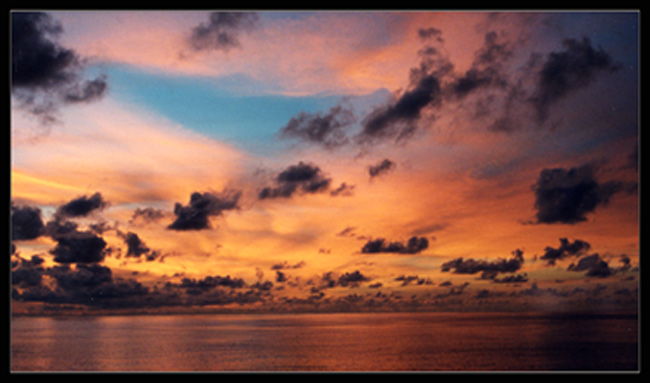 photo "Clouds of a tired day" tags: landscape, sunset