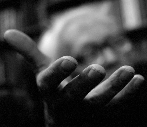 photo "Hands of it(him) is as the become blind birds" tags: portrait, man