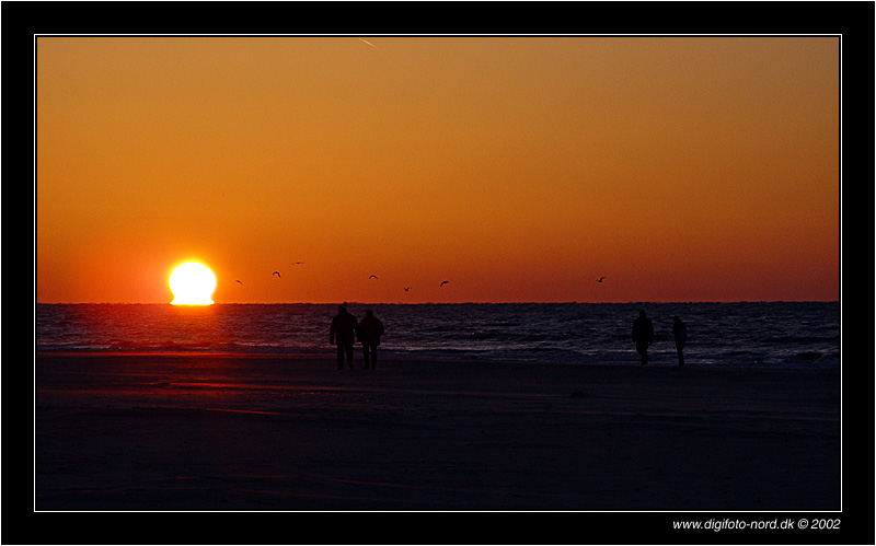 photo "N57°22,3212` E009°42,3457`" tags: landscape, sunset, winter
