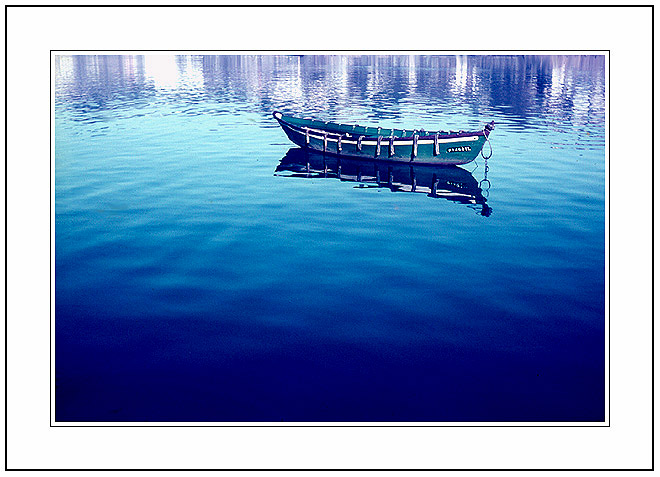 photo "The Boat is dreaming over the Blue..." tags: landscape, autumn