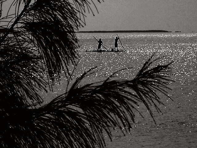 photo "Bahama Fishermen" tags: black&white, 