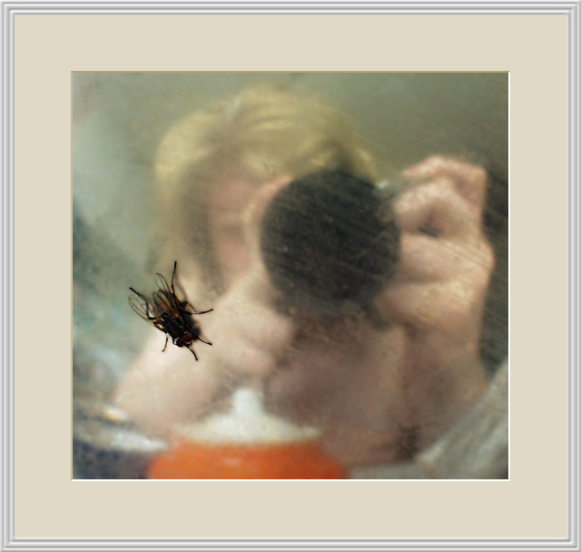 photo "Selfportrait with the Fly :)" tags: macro and close-up, portrait, 