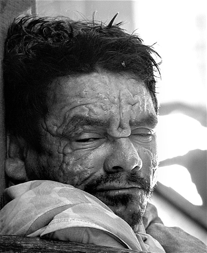 photo "The Homeless People" tags: reporting, portrait, man