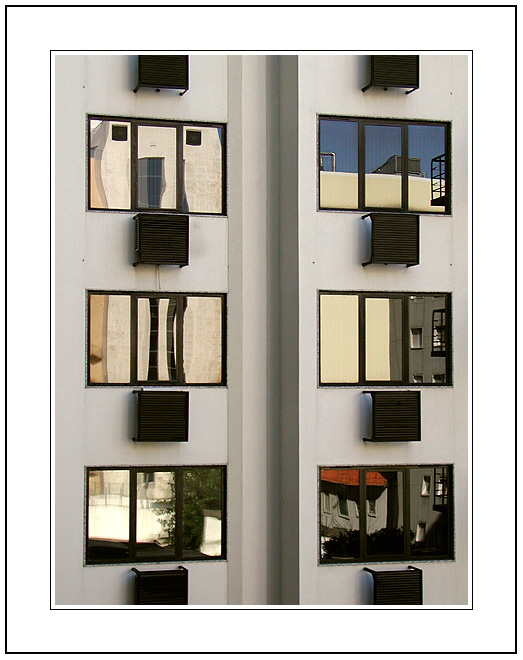 photo "Pictures at an Exhibition" tags: abstract, architecture, landscape, 