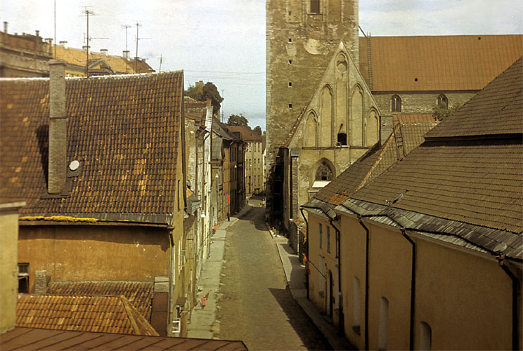 photo "Sunday Siesta" tags: architecture, travel, landscape, Europe