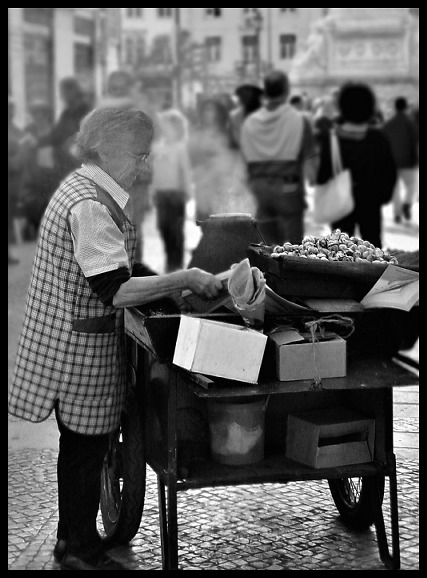 photo "Hot chestnuts" tags: portrait, woman