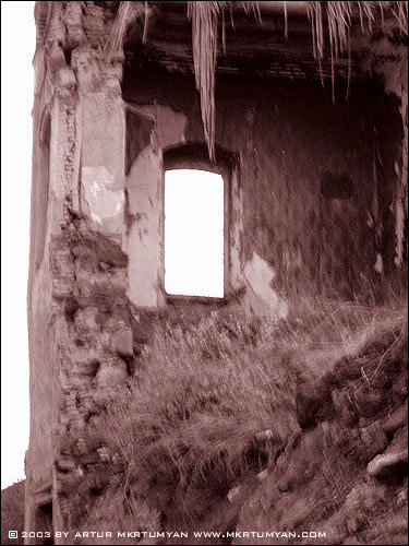 photo "A window from nowhere..." tags: architecture, landscape, 