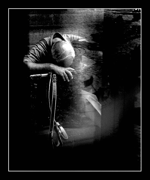 photo "sadness" tags: still life, black&white, 