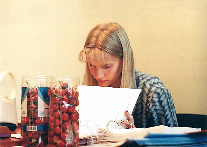 photo "Sweet Berries!" tags: portrait, misc., woman