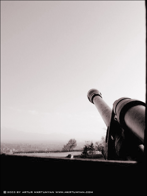 photo "Target: city/people" tags: reporting, misc., 
