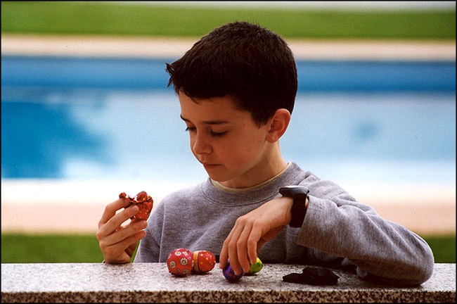 photo "Easter eggs are good!" tags: portrait, children