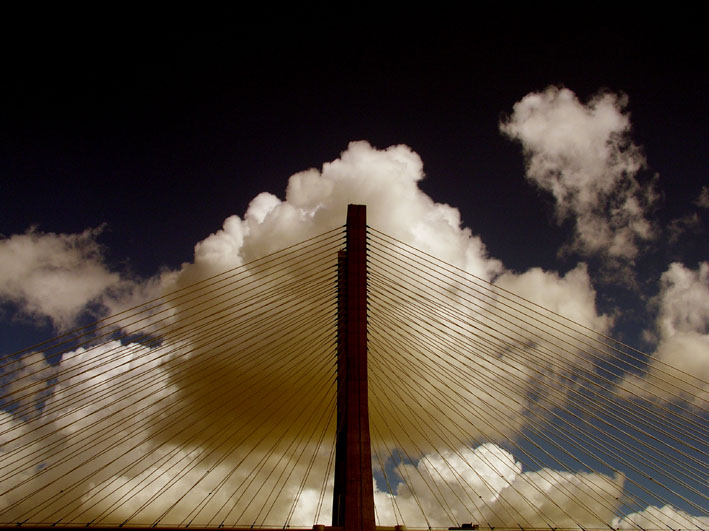 photo "Disrupted symmetry" tags: landscape, architecture, clouds